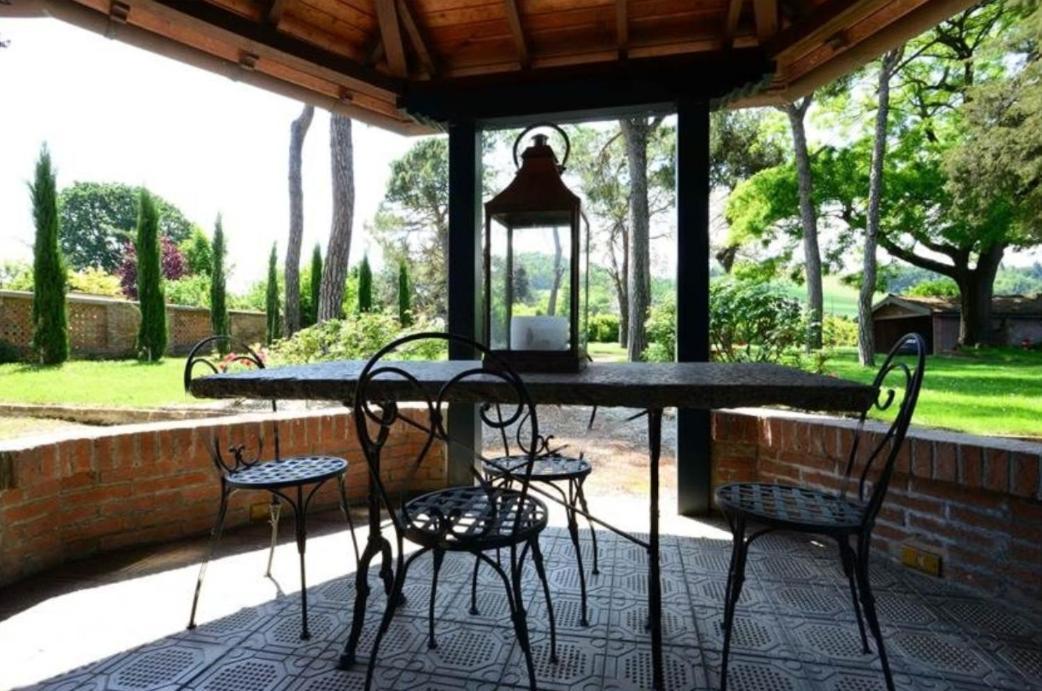 Villa Ottocentesca Immersa Nel Verde Montecavolo Buitenkant foto