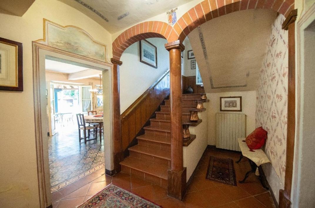 Villa Ottocentesca Immersa Nel Verde Montecavolo Buitenkant foto