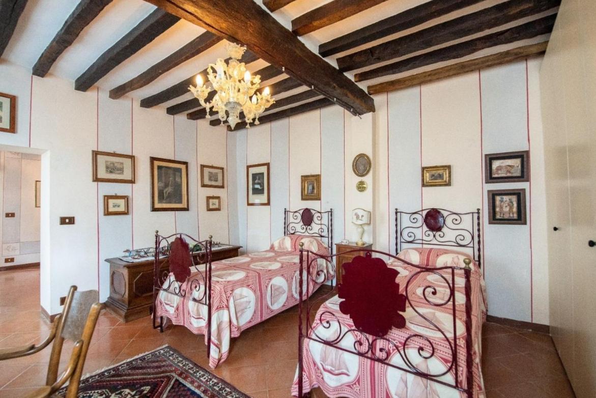 Villa Ottocentesca Immersa Nel Verde Montecavolo Buitenkant foto